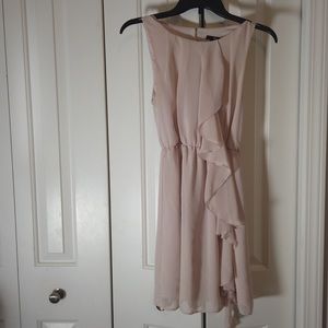 Cute ruffled dress!